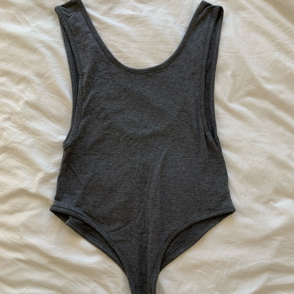 BOOHOO Grey Low-Back Bodysuit US 6